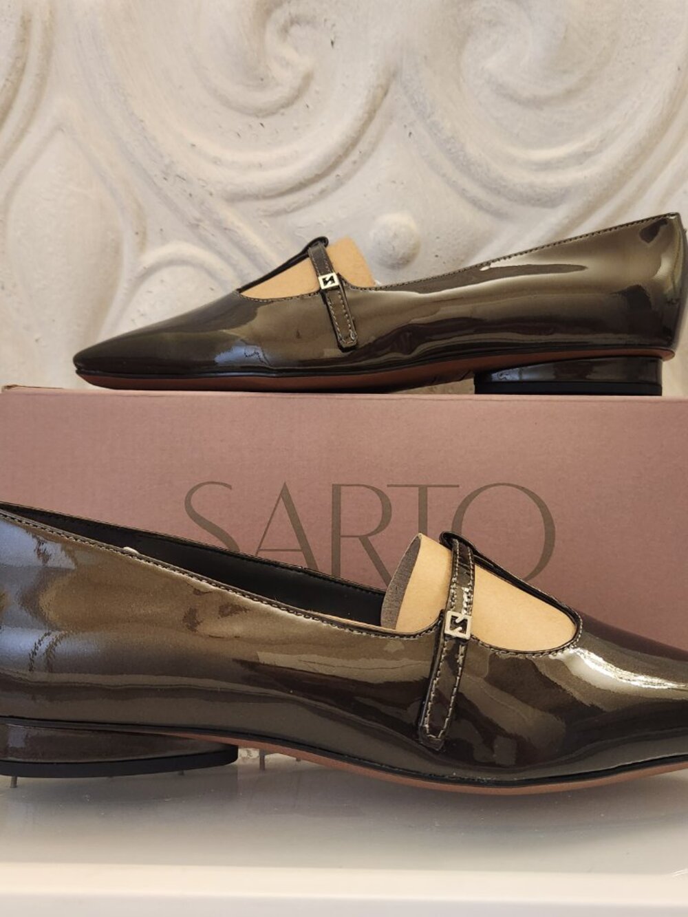 Sarto by Franco Sarto "Carmela" Leather Flats. NIB. Size 7